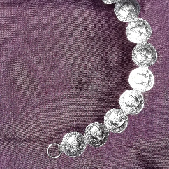 Bracelet..7.5inches..Silver Toned - Picture 2 of 12
